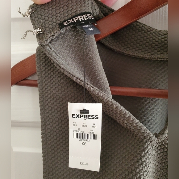 NWT EXPRESS Mock Neck Sleeveless Top size XS - Picture 3 of 5
